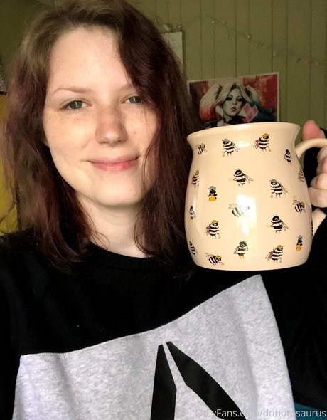 donutosaurus ヌードスター 写真