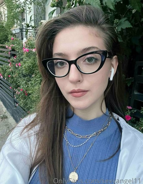 sofiaa2307 エロティック女優 写真