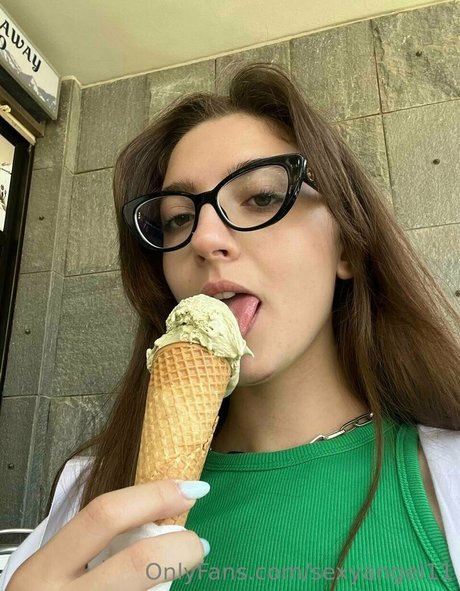 sofiaa2307 アダルトスター 写真