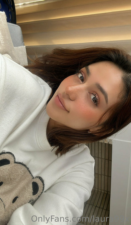 laura99x ポルノスター 写真