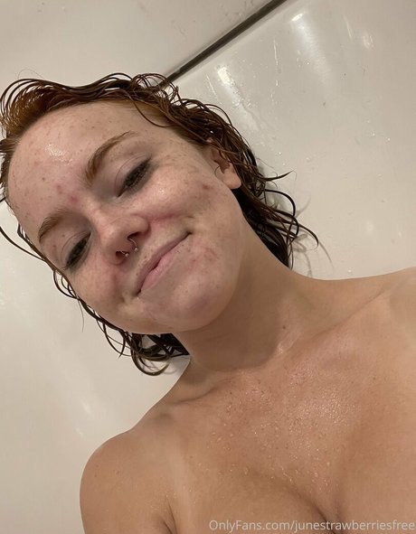 junestrawberriesfree セクシーなスター 写真
