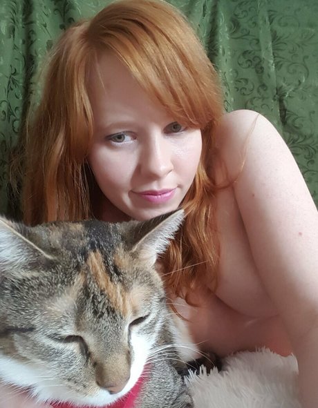 背が高くて巨乳のOnlyFans アートxxx 写真