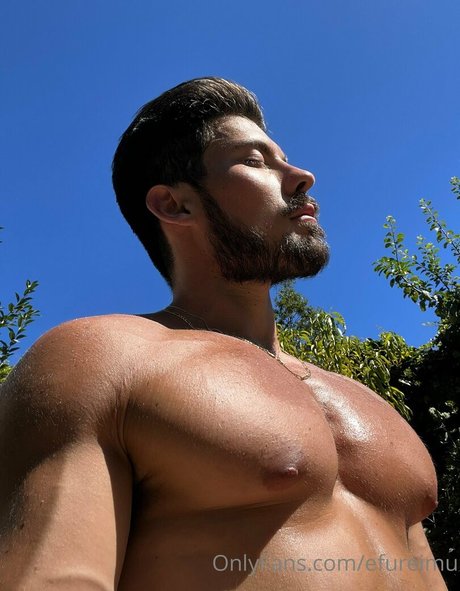 ヴィゴ・オンリーファンズ ホットセクシー 写真