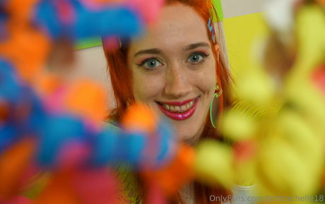 自然な赤毛のオンリーファンズ ホットxxx 画像