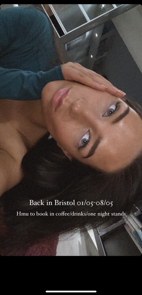 LottieLion アダルトモデル 写真