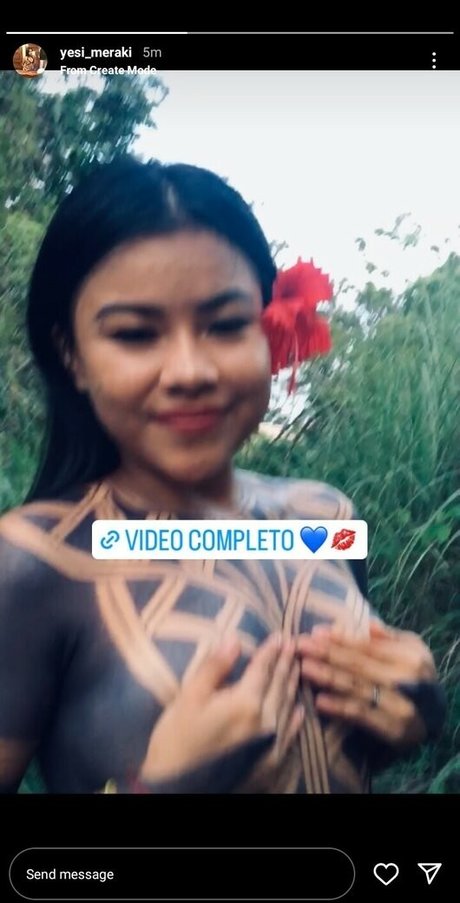 ウェブカメラ オンリーファンズ セクシーヌード 写真