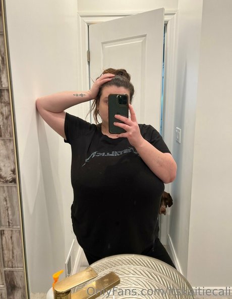 Itskaitiecali セクシーなポルノスター 写真