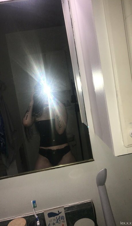 lex x x ポルノスター アート 画像