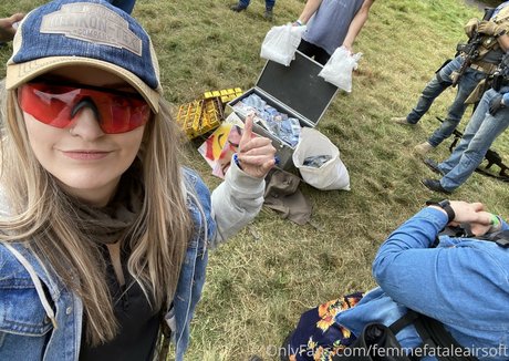 Femmefataleairsoft スター 写真