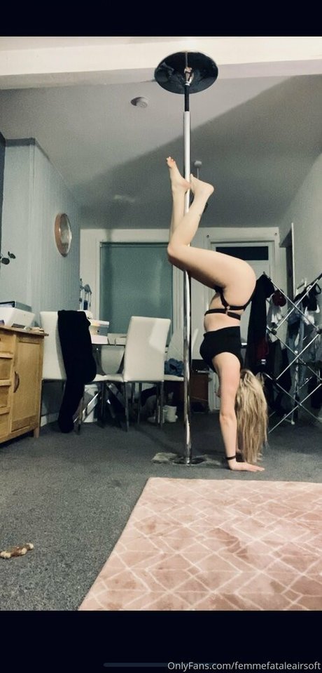 巨乳で曲線美のOnlyFans 無料裸 写真