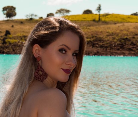 黒人フェムボーイオンリーファンズ 美しい裸 写真