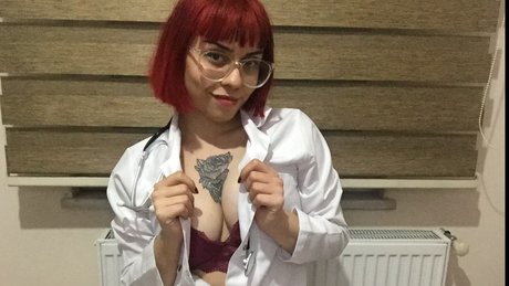 小柄な妻OnlyFans 美しい裸 写真