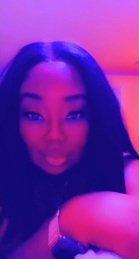 Mystical Mistress Mila ホットなポルノスター 画像