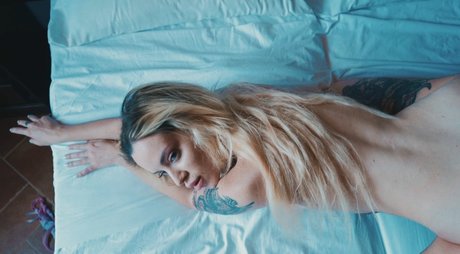 Miku 美しい女優 画像