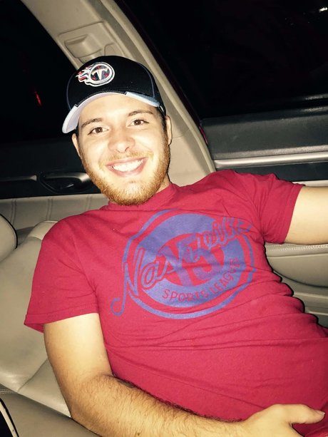 Mikeknight2345 ポルノモデル 写真