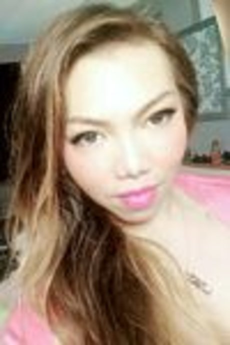 Michelle Caviar 美しいスター 写真