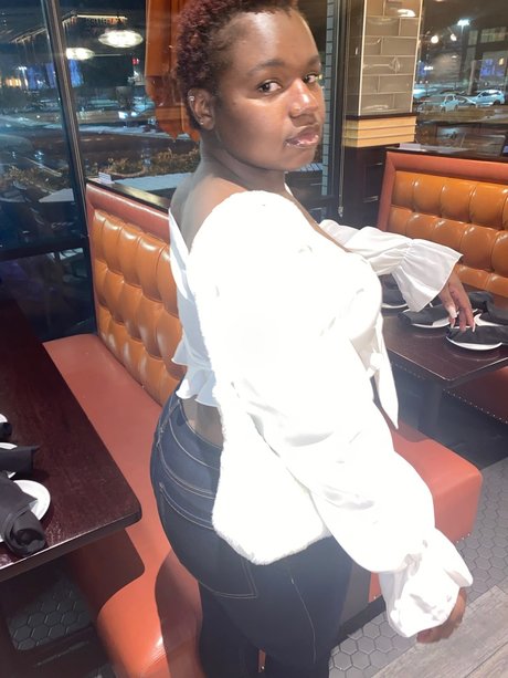 MissLiyaD セクシーなスター 写真