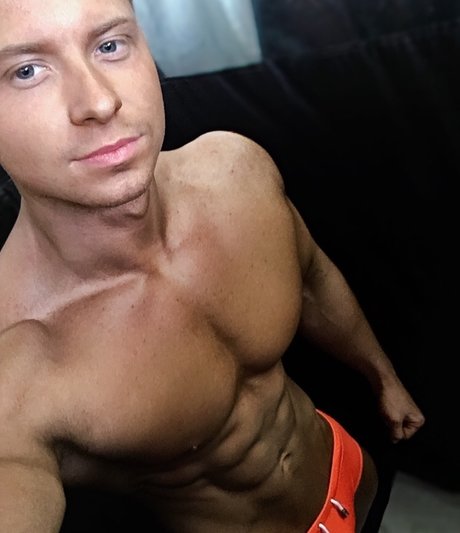 毛深いアジア人オンリーファンズ 美しい裸 画像