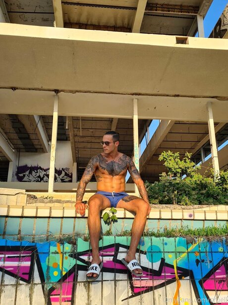 Mister Cruell ポルノモデル ギャラリー