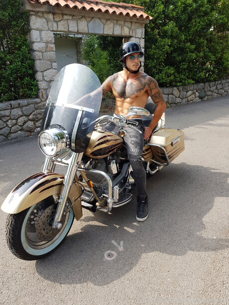 Mister Cruell 独占モデル 写真