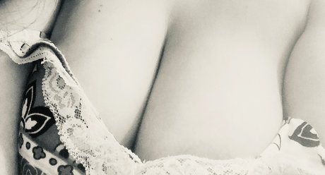 Sexy and sweet ポルノモデル 写真