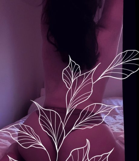 Nikki B アダルトモデル 写真