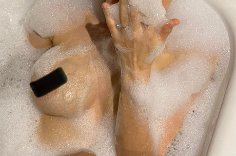 主観視点の手コキOnlyFans 可愛い 写真