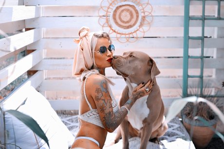 Monika Vanilla ポルノスター エロティック 写真