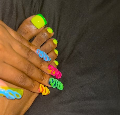 chocolate feet and toes_ 最高のモデル 画像