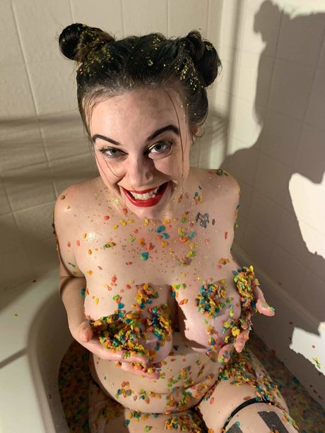 Molly Morelove スター xxx 写真