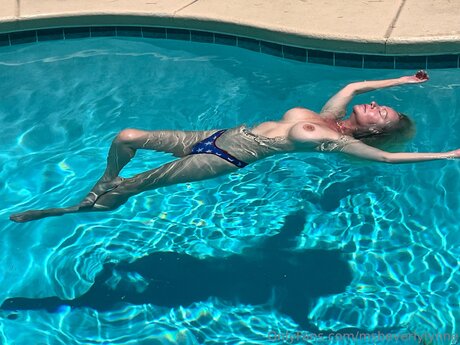 u4123871 HD女優 写真