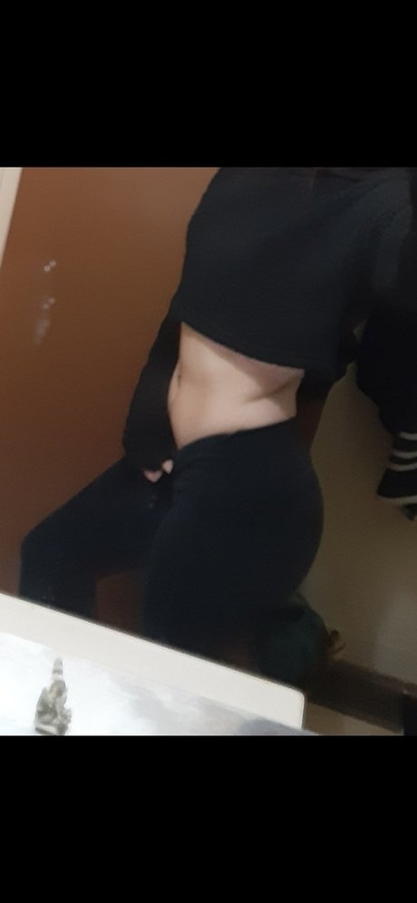 小柄な妻OnlyFans セクシーヌード 写真