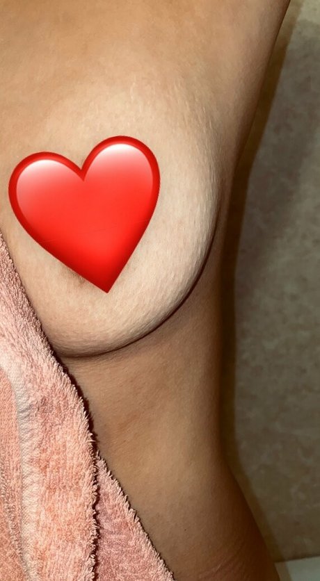 19歳のOnlyFans セクシーヌード 写真