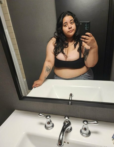 adriivy 無料のポルノスター 画像