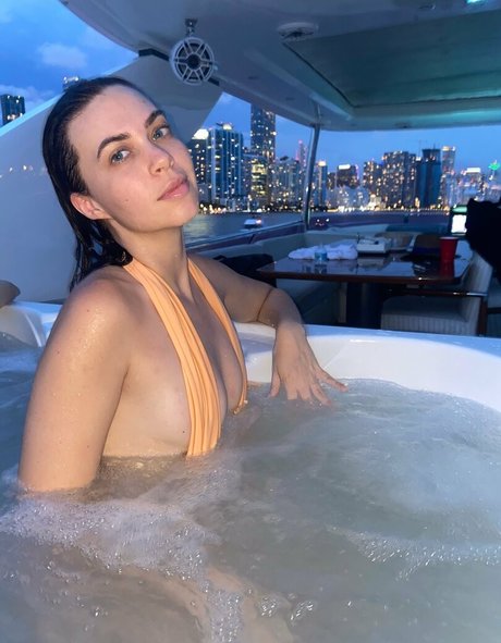 withlovesaraxo トップ女優 写真