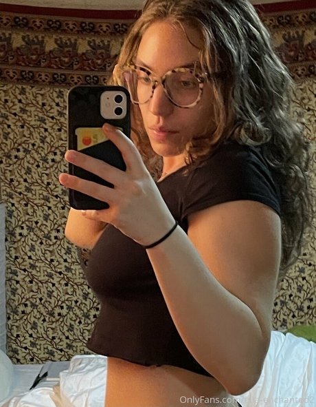 ella enchanted2 アート女優 画像