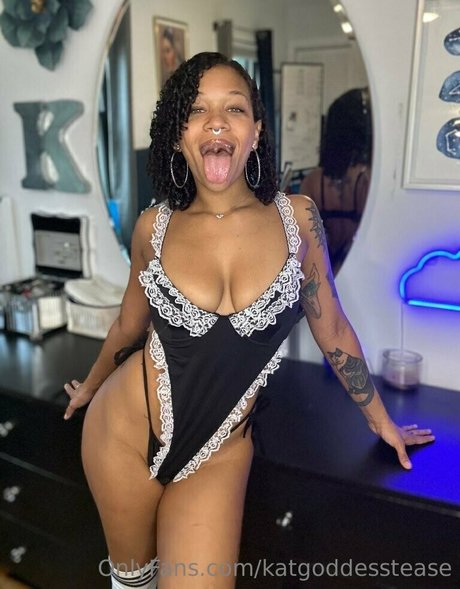 ルビーオンリーファン 無料セクシー アーカイブ