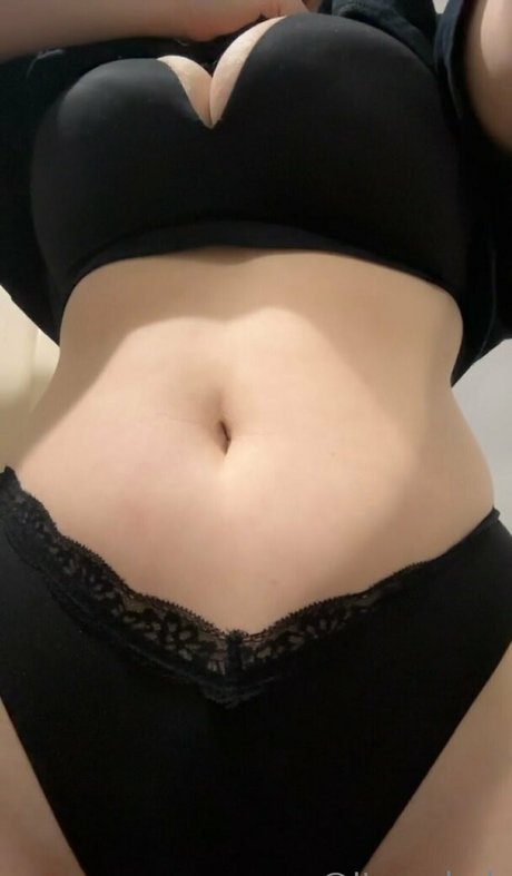 50歳以上のオンリーファンズ エロチック 画像