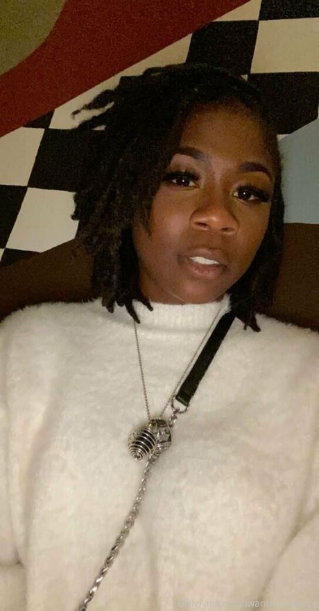 女性フィットネス オンリーファンズ セクシー裸 ギャラリー