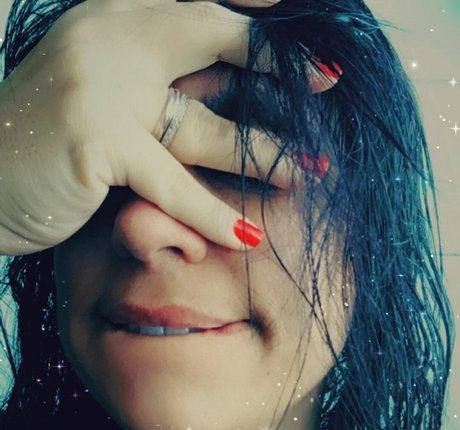 Denise Butterfly 裸のモデル 写真