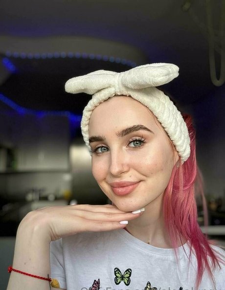 アラブのフェムボーイOnlyFans 美しい裸 画像