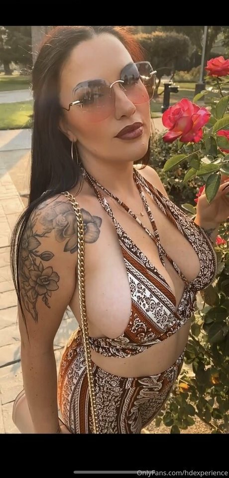 黒人ママオンリーファンズ セクシーヌード 写真