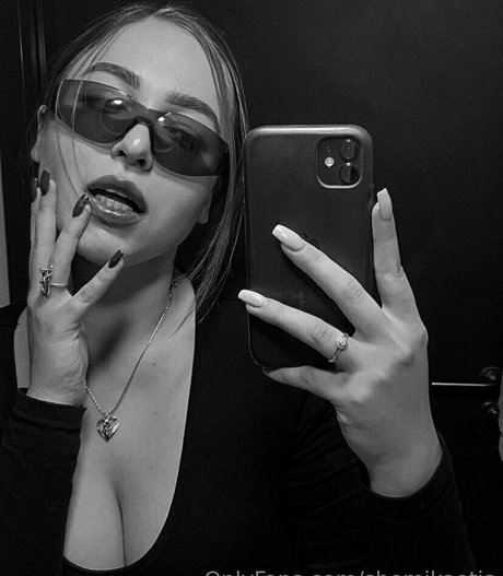 shemikaotis アートスター 写真