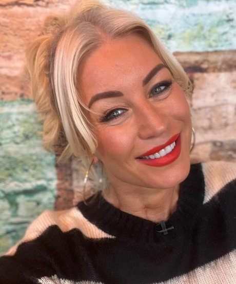 ラテン系ティーンオンリーファンズ HD アーカイブ