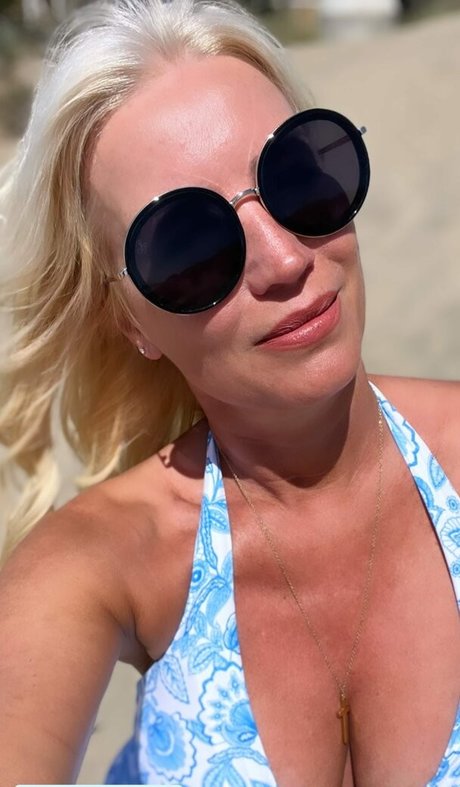 Denise Van Outen 裸のスター 画像