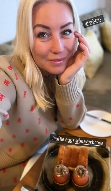 Denise Van Outen ホットなモデル 写真