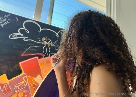 アジア人女性OnlyFans ホットヌード 写真