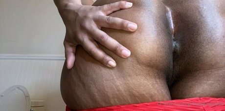 巨大な天然おっぱいオンリーファンズ xxx 画像