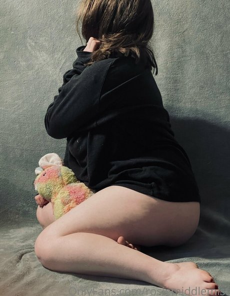 rosiemiddlemist エロティックモデル ギャラリー