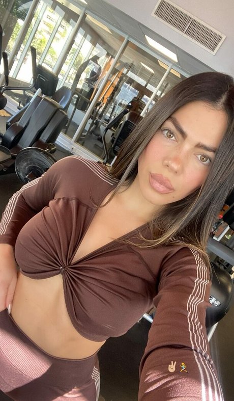 danellaurbaytv セクシー女優 写真